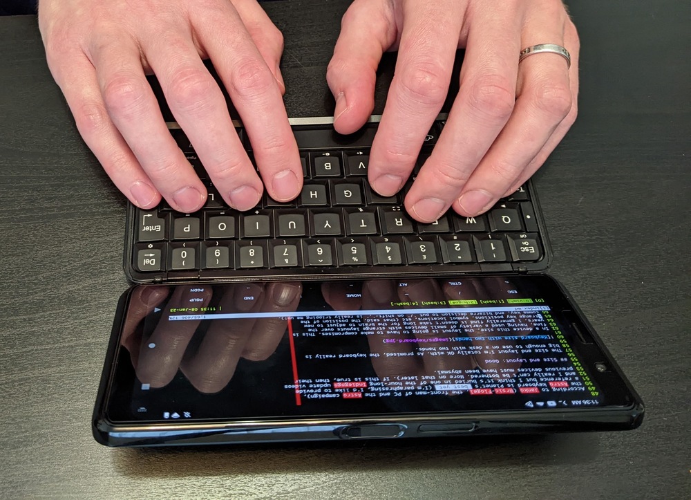 Keyboard size with two hands